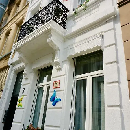 Dubois Apartments.
